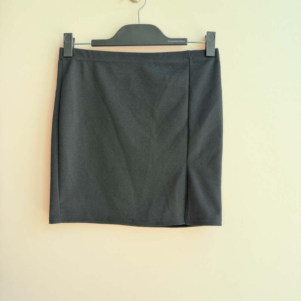 PrettyLittleThing Black Textured Mini Skirt Size US 8